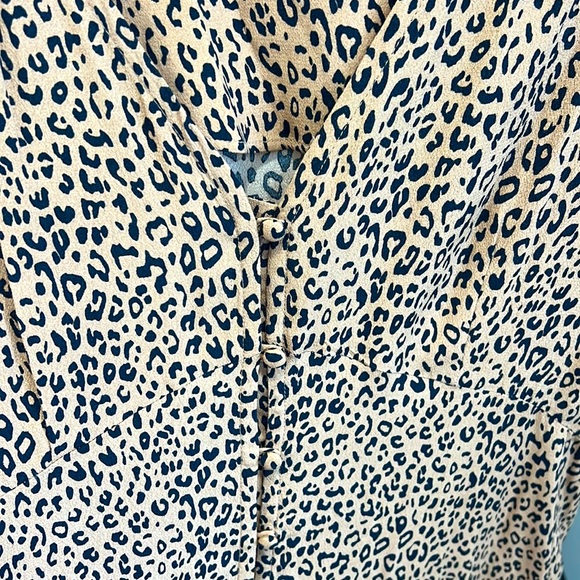 Beautiful animal print Dress - Picture 2 of 3